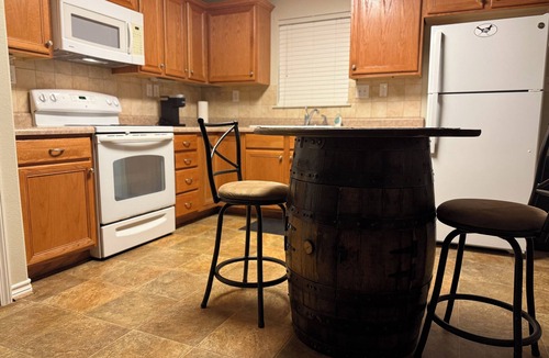 Sabine Pass House | 3 bedroom hunter/fisherman/birdwatcher/beach goers paradise