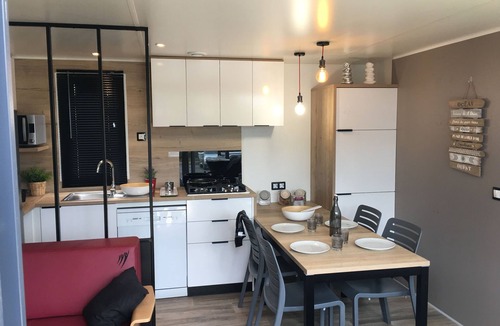 Mont-pres-Chambord House | 3-bedroom lakeside cottage