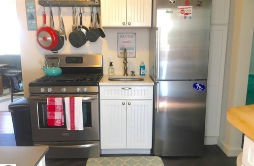 Mayfield Cottage | 3 Bedroom Lakefront Cottage