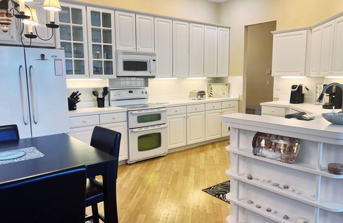 River Pointe House | 3 Bedroom Lakefront Retreat