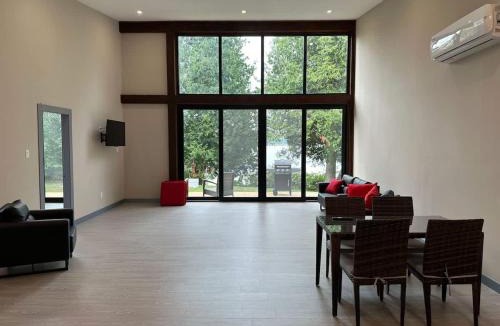 Lakefield House | 3-bedroom Lakefront Villa #3