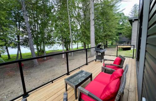 Lakefield House | 3-bedroom Lakefront Villa #8
