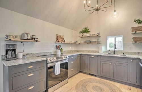 Eagle Rock House | 3 Bedroom Lakeview Retreat at Table Rock Lake