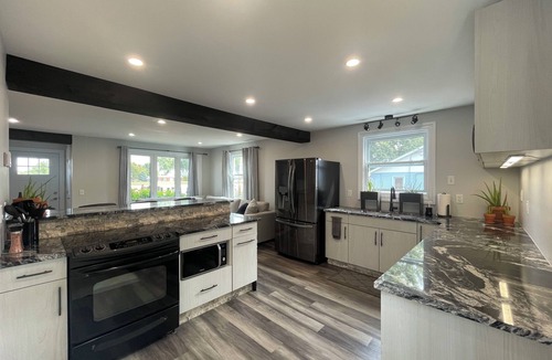 LaSalle House | 3 bedroom LaSalle home bordering Amherstburg & minutes away from Windsor