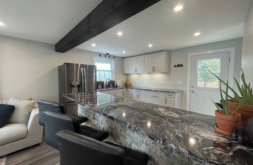 LaSalle House | 3 bedroom LaSalle home bordering Amherstburg & minutes away from Windsor