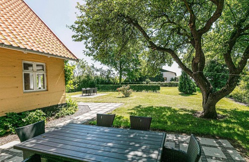 Akirkeby Apartment | 3 bedroom lovely apartment in Aakirkeby