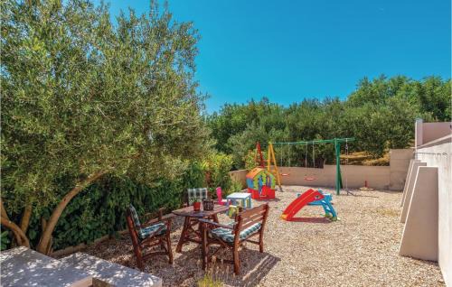 Stankovici Apartment | 3 Bedroom Lovely Apartment In Orebic