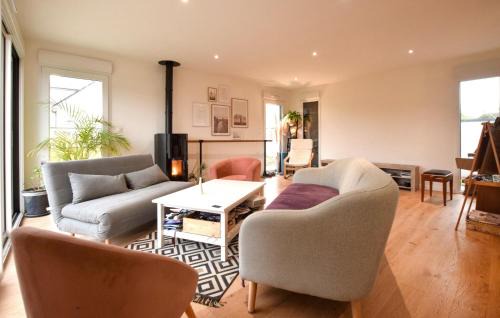 Amfreville House | 3 Bedroom Lovely Home In Amfreville
