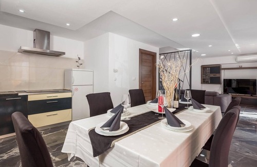 Jurdani House | 3 bedroom lovely home in Jurdani