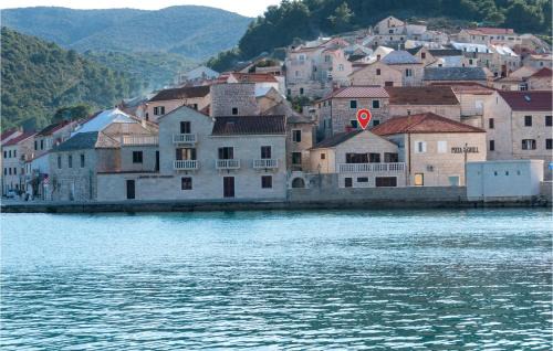 Pucisca House | 3 Bedroom Lovely Home In Pucisca
