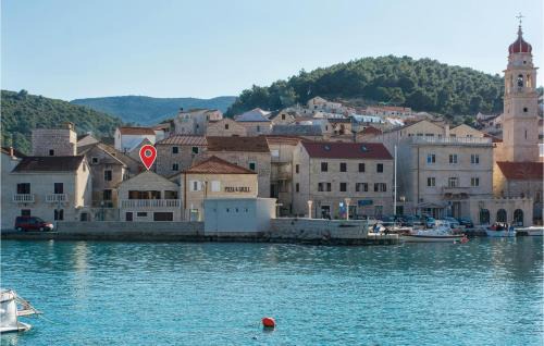 Pucisca House | 3 Bedroom Lovely Home In Pucisca