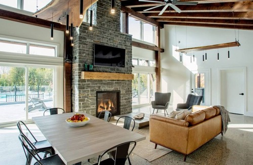 Glen Huron Condo | 3 Bedroom Luxury Condo Steps to Blue Mountain