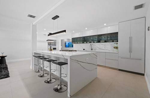 Wilton Manors House | 3 Bedroom Luxury Modern Home with Heated Pool and Near Downtown Dining & Shops!
