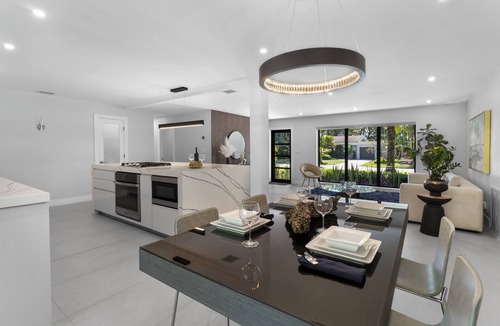 Wilton Manors House | 3 Bedroom Luxury Modern Home with Heated Pool and Near Downtown Dining & Shops!