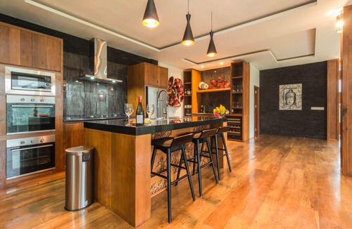 Keliki Villa | 3 bedroom luxury villa resort w/private infinity pool overlooking rice fields!