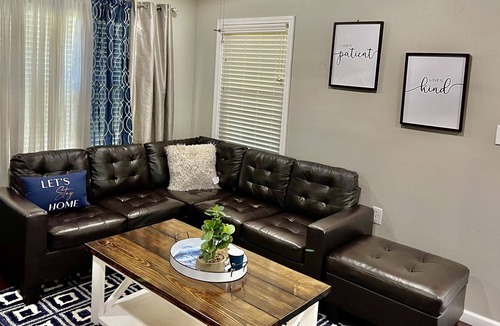 West Orange House | 3 bedroom, miutes from refineries, quiet neighborhood!