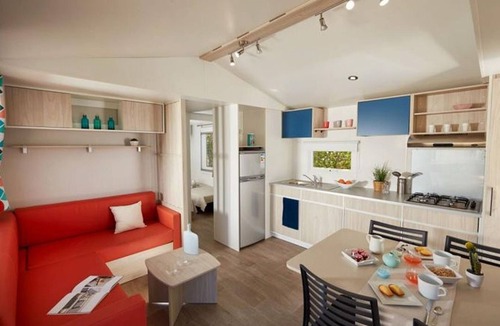 Le Grand Serre House | 3-bedroom mobile home with terrace, sleeps 6