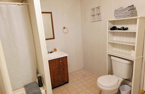 Monroe House | 3-bedroom mobile home in delightful community