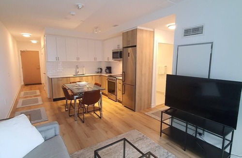 The Queensway Condo | 3 bedroom Modern Condo Bright Great Location + Gym