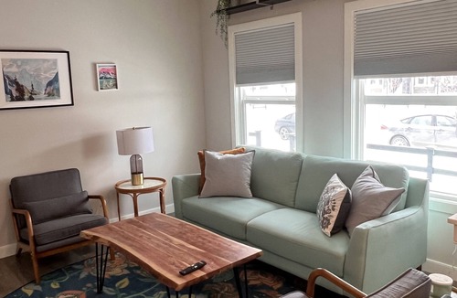 Cochrane House | 3 Bedroom Near Calgary & Mountains