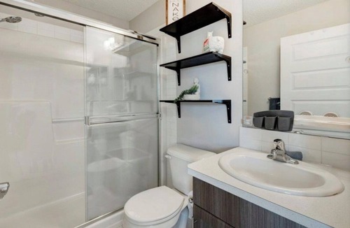 Cochrane House | 3 Bedroom Near Calgary & Mountains