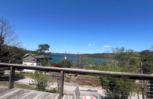 Rambo Riviera House | 3-bedroom newly remodeled bungalow located on Beaver Lake in Rogers, AR.