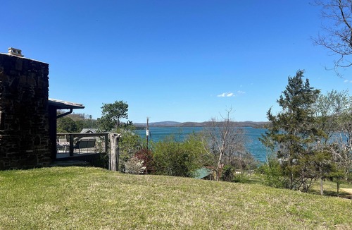 Rambo Riviera House | 3-bedroom newly remodeled bungalow located on Beaver Lake in Rogers, AR.