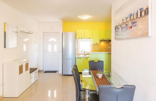 Baska Voda Apartment | 3 bedroom nice apartment in Baska Voda