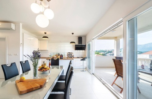 Vela Glavica Apartment | 3 bedroom nice apartment in Lumbarda