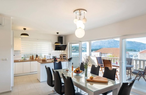 Vela Glavica Apartment | 3 bedroom nice apartment in Lumbarda