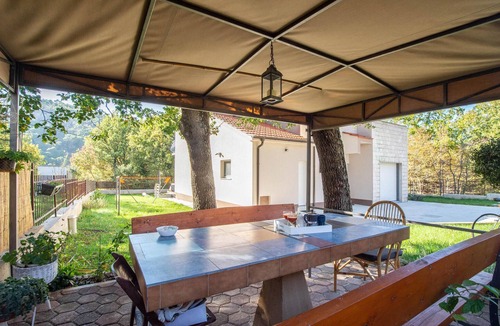 Srinjine House | 3 bedroom nice home in Srinjine