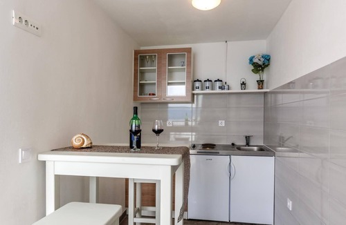 Stanici House | 3 bedroom nice home in Stanici