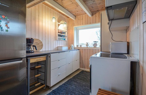 Skødshoved Strand House | 3 bedroom nice home in Knebel