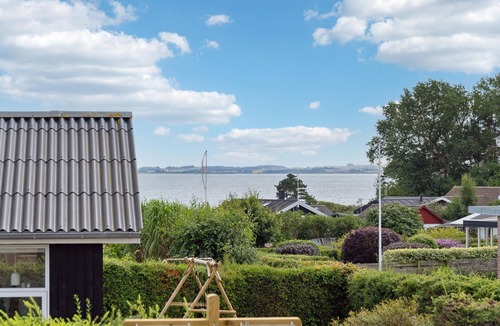 Ronde House | 3 bedroom nice home in Rønde