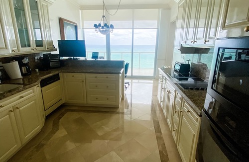 North Beach Condo | 3 Bedroom Oceanfront Penthouse