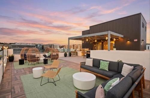 East Village Apartment | 3 Bedroom Penthouse in Downtown!