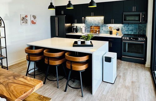 Music Row Apartment | 3-bedroom Penthouse with Pool and Private Balcony on Music Row
