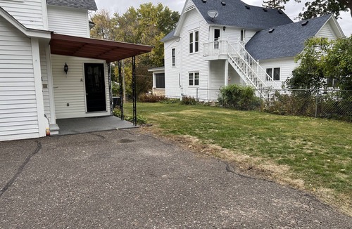 Stillwater Apartment | 3 Bedroom Pet Friendly Stay