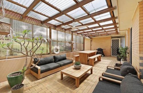 Warrnambool House | 3 bedroom, pet friendly home CBD