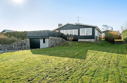 Skastrup Strand House | 3 bedroom pet friendly home in Bogense