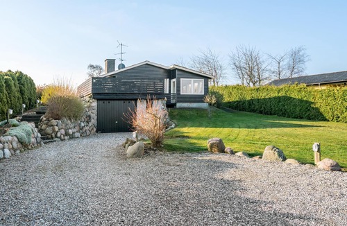 Skastrup Strand House | 3 bedroom pet friendly home in Bogense