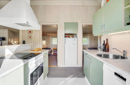 Lyngsbæk Strand House | 3 bedroom pet friendly home in Ebeltoft