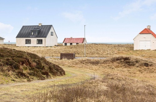 Lild Strand House | 3 bedroom pet friendly home in Frøstrup