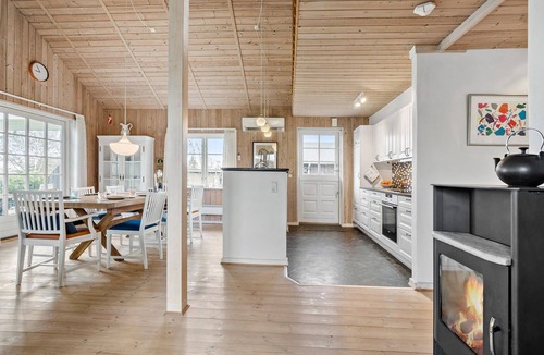 Hojslev House | 3 bedroom pet friendly home in Højslev