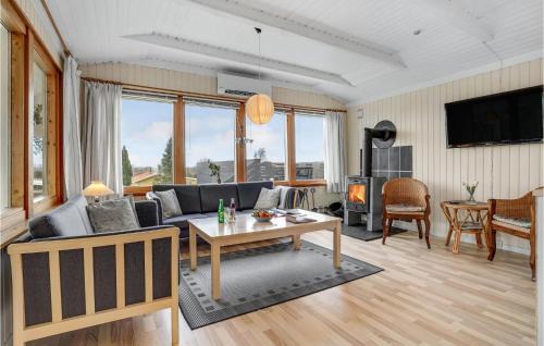 Skastrup Strand House | 3 Bedroom Pet Friendly Home In Bogense
