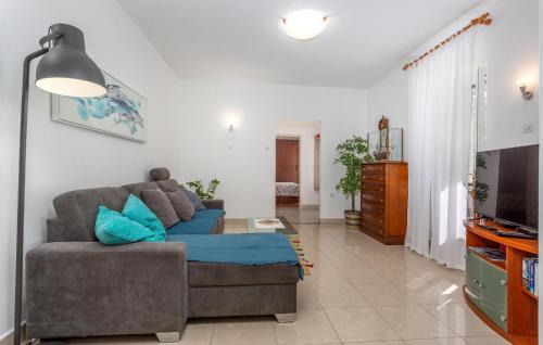 Omisalj House | 3 Bedroom Pet Friendly Home In Omisalj