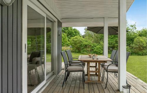 Skødshoved Strand House | 3 Bedroom Pet Friendly Home In Knebel