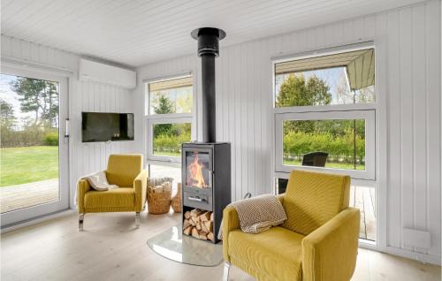 Skødshoved Strand House | 3 Bedroom Pet Friendly Home In Knebel