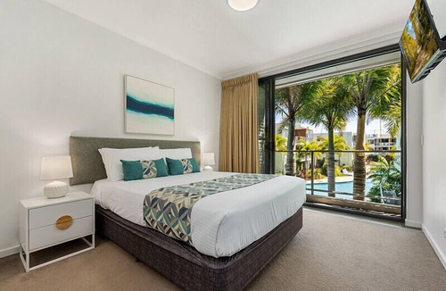 Marcoola Apartment | 3 Bedroom Poolside Villa