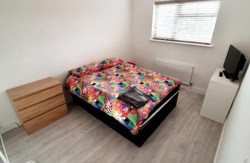 Rayleigh Apartment | 3 Bedroom Rayleigh Apartment